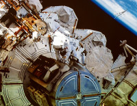 加宇航員12年首次 太空漫遊執行任務