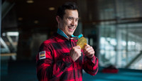 温哥华社区中心办滑冰会  让你和奥运冠军陈伟群一起滑冰