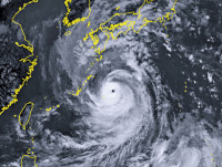 超级台风扑日 200万人须避难