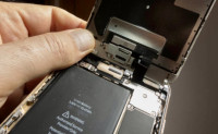 科技生活| 歐盟新法規管手機平板  2027起須配可更換電池