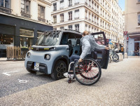 科技生活| 雪鐵龍城市電動小汽車  輪椅使用者回復自主權