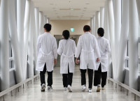 南韓醫生大辭職｜參與人數增至9275人    近1.2萬名醫科生申請休學