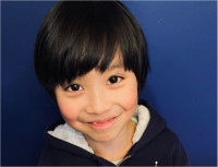 9岁华裔神童能记住2030位圆周率  钢琴演奏5岁获国际奖项