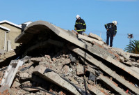 南非建築物倒塌增至13人死亡 男子被困瓦礫5日獲救