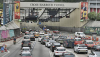 三隧分流︱实施4个月西隧车流升18% 红隧、东隧车龙缩3成 议员促商用车过海减价