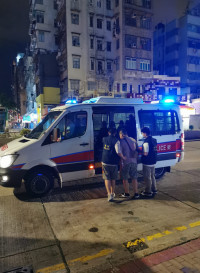 长沙湾道住宅变无牌酒吧  警拘42岁负责人  警告12酒客