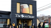 省府批准Beer Store賣彩票  LCBO暫未考慮跟隨做法