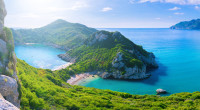 希腊度假小岛2周内3游客死亡  另3人失踪料高温远足遇难