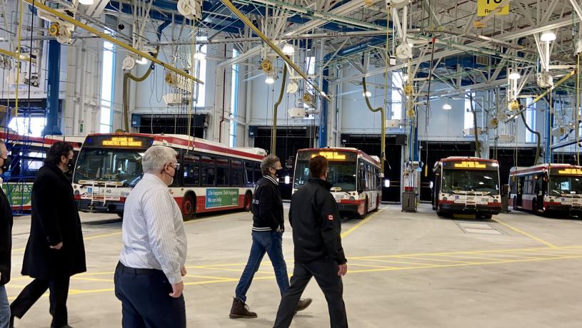 全新巴士车库令士嘉堡交通服务获得改善。庄德利推特图片