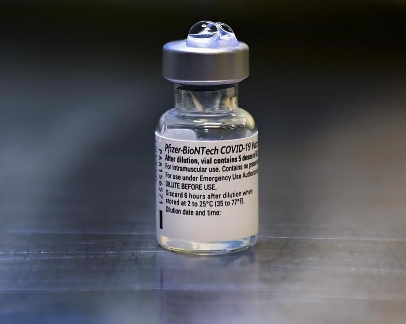 加国正在就放弃新冠疫苗知识产权问题制定解决方案。 星报资料图片