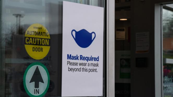 一名男子稱戴口罩防礙健康而投訴商店歧視，但卑詩人權審裁處駁回投訴。CTV