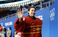 【北京冬奥】中国女冰队龙门周嘉鹰来自温哥华  赛后致力助华发展冰球运动