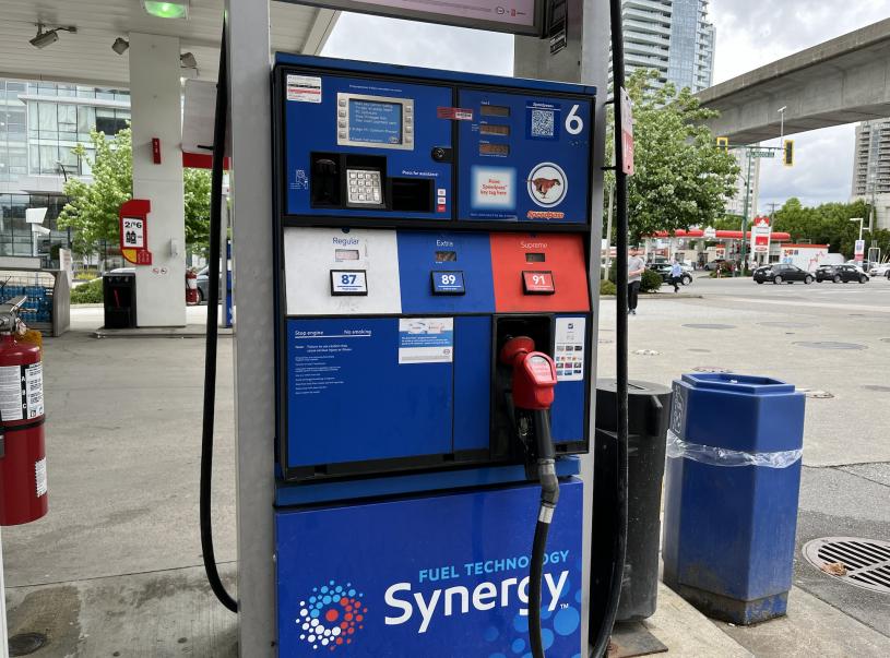 加拿大各地的天然气价格创下历史新高。星岛记者摄
