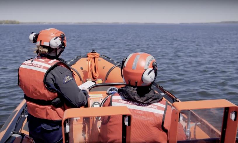 聯合搜救協調中心對無人艇展開搜索行動。   JRCC視頻截圖
