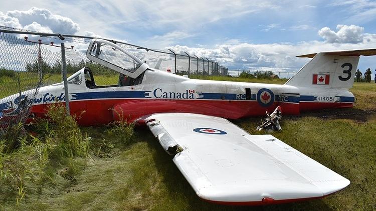 8月份雪鳥隊一架噴氣式飛機在卑詩墜毀，是由於機油濾清器組裝不當所致。	國防部圖片
