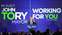 【更新】庄德利成功连任多伦多市长 感言称会继续带领多伦多走向美好未来
