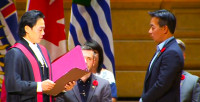 【更新】溫哥華首位華裔市長沈觀健宣誓就職