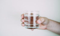 飲水｜流失6%以上水分可致命 營養師教自測脫水程度+飲水量