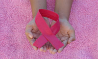 乳癌｜30歲女胸痛揭患乳癌2年內逝 醫生籲留意2個症狀