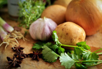 減肥｜薯仔栗子洋蔥都係澱粉質 營養師列13種澱粉蔬菜：5粒栗子等於半碗飯