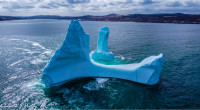 紐芬蘭海岸冰山奇觀引發社媒病毒式瘋傳