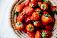 1款草莓验出农药恐不育致癌 内地黄花鱼都出事 附清洗方法｜食用安全