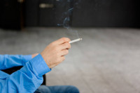 44岁港男吸烟18年日食40支烟减压 用1周成功戒烟：摆脱烟瘾不需死忍