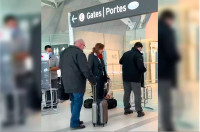 旅遊旺季加航「提醒」注意尺寸限制   旅客抱怨隨身行李檢查越來越嚴