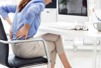 26歲女子工作久坐腰背痛 求醫揭臀壞死 醫生教1招自測症狀