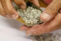 鑽石商德比爾斯傳減價最多9%
