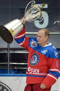 普京參加冰上曲棍球賽慶祝63歲生日