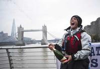 英女划艇踩單車完成4年環球之旅　