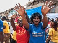 伊波拉疫情结束　塞拉利昂民众庆祝