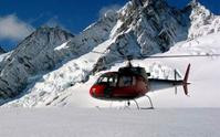 生死未卜　載7人直升機紐南島冰川墮毀