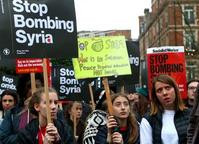 倫敦反戰遊行抗議空襲敘利亞　