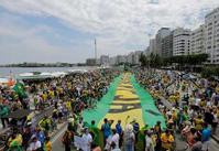 巴西萬人示威　求國會通過彈劾總統議案