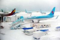 韩国暴风雪　济州机场续关闭旅客滞留