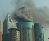 上海長征醫院頂樓火警濃煙滾滾