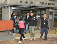 警方在李郑屋&#37032;拘捕一名女子涉旺角骚乱