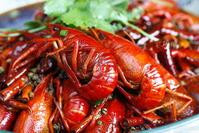 南京夫婦一餐吃兩公斤小龍蝦　全身無力證患橫紋肌溶解