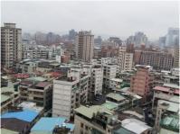 台北旧楼大火　8伤300人疏散