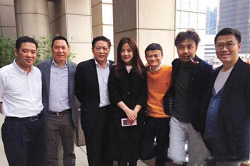 赵薇和马云过从甚密,有多次合作。资料图片