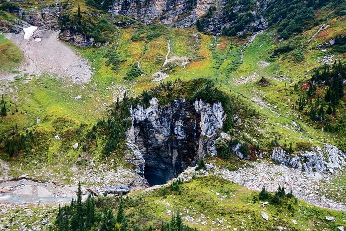 ■相信该洞穴是本国其中一个最大洞穴。希克森提供