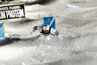 日本世盃滑雪賽　金斯伯里奪金牌