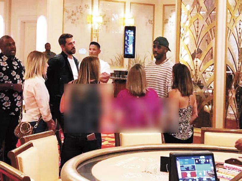多位美国体坛骄子近日在巴哈马赌场散心寻乐。网上图片