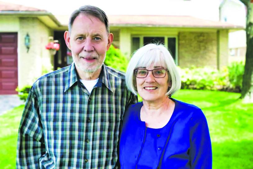 今年8月接受安乐死的脑退化症患者加洛克（左），生前和妻子Barbara合照。  CBC