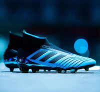 Adidas足球鞋、足球服饰一律6折！