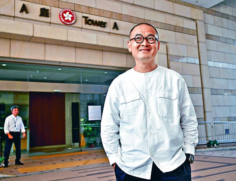 邵家臻昨突獲浸大通知,暫停本學期的教學職務。