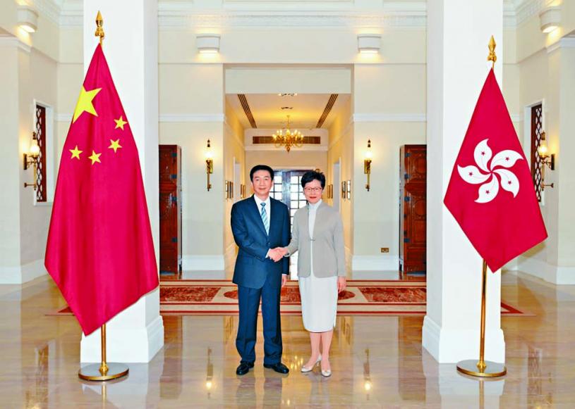 中聯辦主任駱惠寧昨天到禮賓府，與特首林鄭月娥會面。