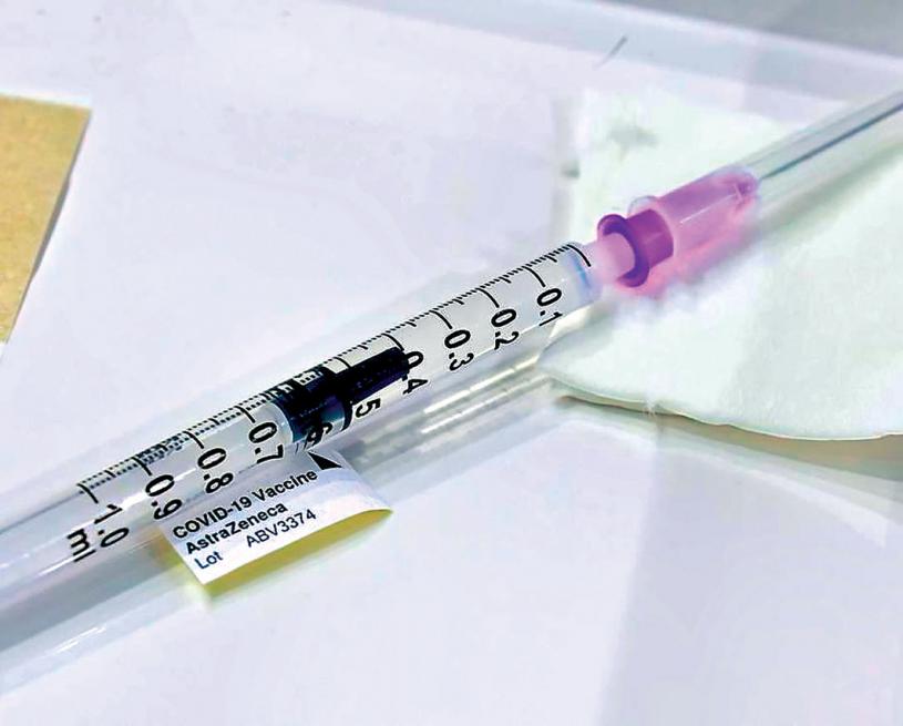 阿斯利康疫苗是否適合長者引發關注。星報資料圖片